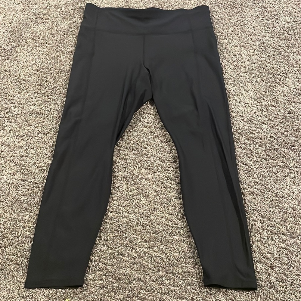 Fabletics leggings with cell phone pocket